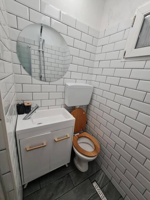 Garsoniera - Moderna - Timisoara Apartman Kültér fotó